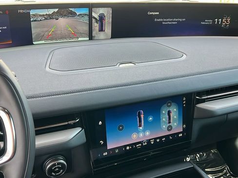 Certified 2025 Lincoln Navigator Reserve w/ Jet Appearance Package image 20