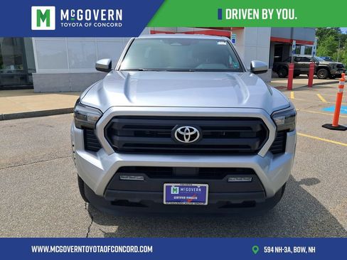 Used 2025 Toyota Tacoma SR5 AWD/4WD image 6