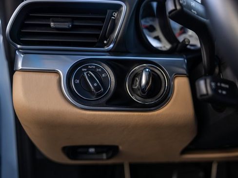 Used 2018 Porsche 911 Targa 4S image 34