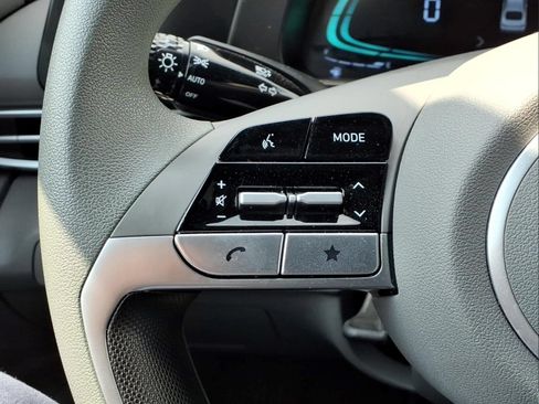 Used 2025 Hyundai Elantra Hybrid FWD image 25