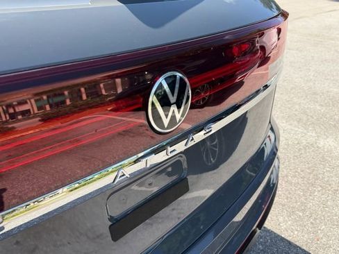 Certified 2026 Volkswagen Atlas Cross Sport SE FWD image 17