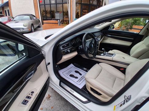 Used 2012 BMW 740i 740i 4dr Sedan image 11