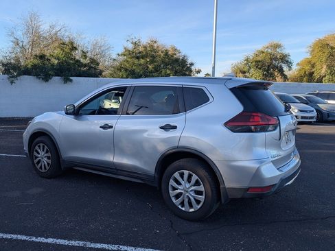 Used 2018 Nissan Rogue S image 4