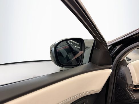 Used 2023 Nissan Ariya AWD image 16