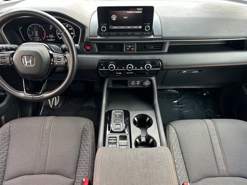 Certified 2025 Honda Pilot Sport image 15