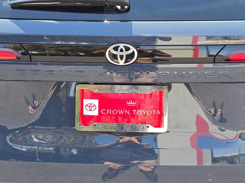 Certified 2026 Toyota Grand Highlander FWD image 14