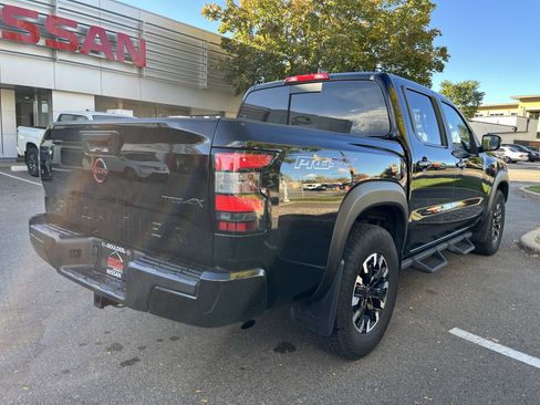 Used 2024 Nissan Frontier PRO-4X w/ Off-Road Protection Package image 9
