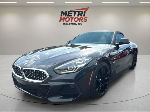 Used 2022 BMW Z4 sDrive30i w/ M Sport Package image 2