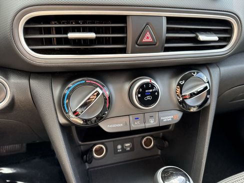 Used 2018 Hyundai Kona SEL FWD image 50