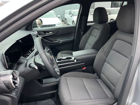 Used 2025 Chevrolet Equinox LT image 35