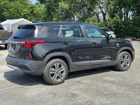 Used 2021 Kia Seltos LX AWD/4WD image 8