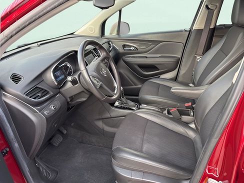 Used 2022 Buick Encore Preferred w/ Safety Package image 8