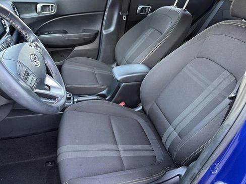 Used 2024 Hyundai Venue SEL image 27