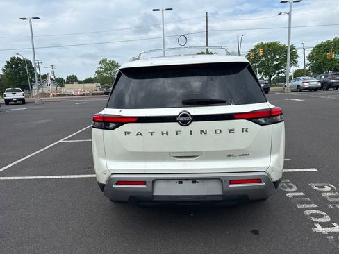 Used 2023 Nissan Pathfinder SL AWD/4WD image 6