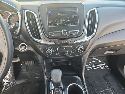 Used 2023 Chevrolet Equinox LT image 20