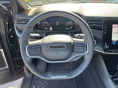Used 2023 Jeep Wagoneer L Series II image 26