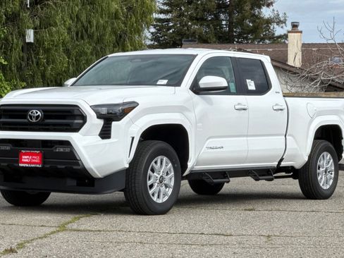 New 2026 Toyota Tacoma SR5 image 2