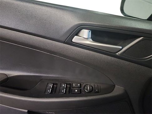 Used 2019 Hyundai Tucson Limited image 16