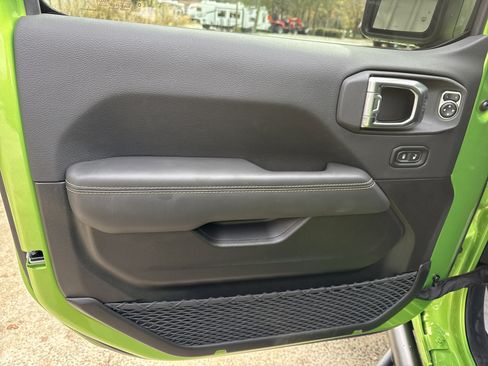 New 2025 Jeep Gladiator Sport w/ Premium Package image 11