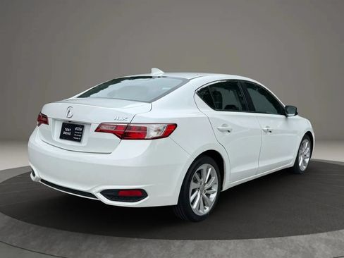 Used 2018 Acura ILX FWD image 4