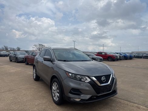 Certified 2022 Nissan Rogue Sport SV w/ Technology Package image 2