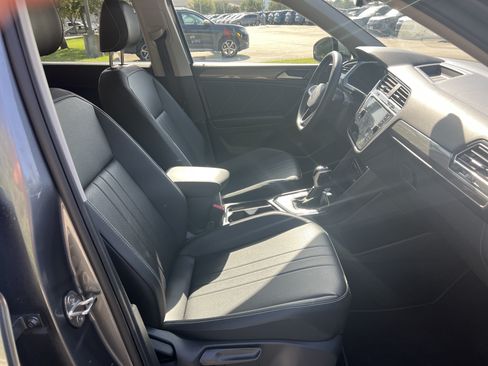 Certified 2023 Volkswagen Tiguan SE FWD image 26