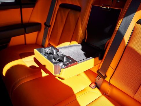 Used 2024 Rolls-Royce Cullinan Black Badge image 55