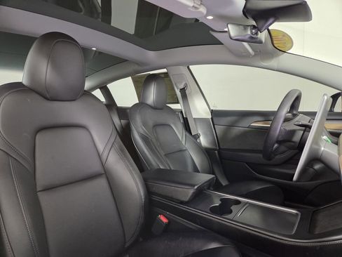 Used 2023 Tesla Model 3 Standard Range image 32