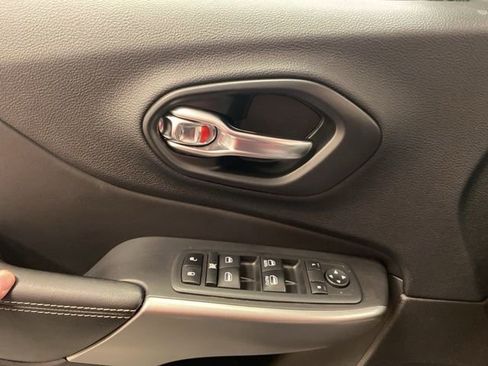 Used 2021 Jeep Cherokee Latitude Lux 80th Anniv w/ Quick Order Package 26U 80TH image 22