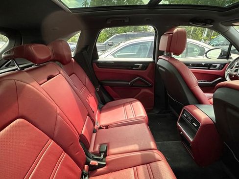 Used 2019 Porsche Cayenne AWD/4WD image 8