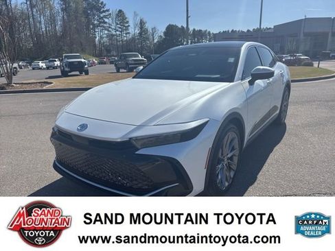 Used 2024 Toyota Crown Limited w/ Advanced Technology Package image 7