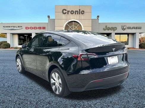 Used 2023 Tesla Model Y Long Range AWD/4WD image 5
