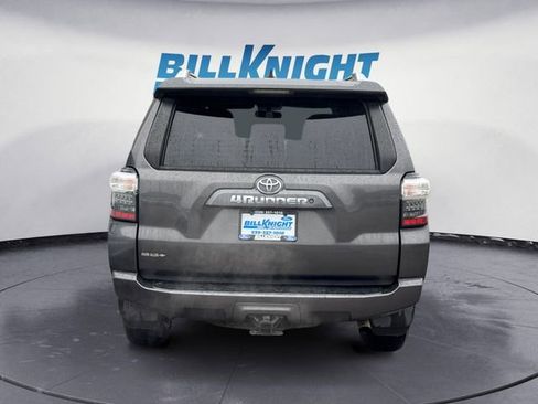 Used 2016 Toyota 4Runner SR5 AWD/4WD image 4
