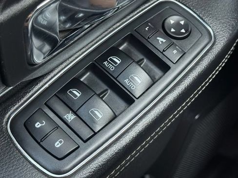 Used 2017 RAM 1500 Laramie w/ Convenience Group AWD/4WD image 19