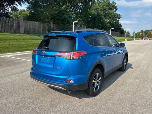 Used 2018 Toyota RAV4 XLE w/ Plus Extra Value Package FWD image 4