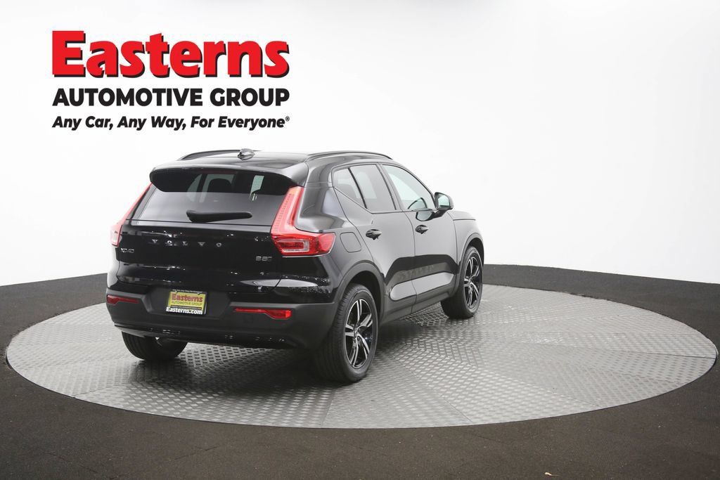 Used 2024 Volvo XC40 B5 Core AWD/4WD image 42