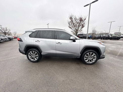 Used 2023 Toyota RAV4 XLE Premium image 10