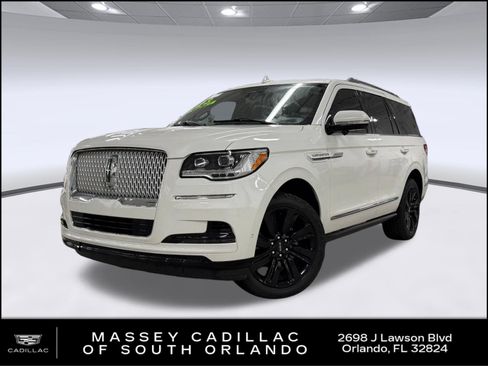 Used 2023 Lincoln Navigator Reserve AWD/4WD image 1