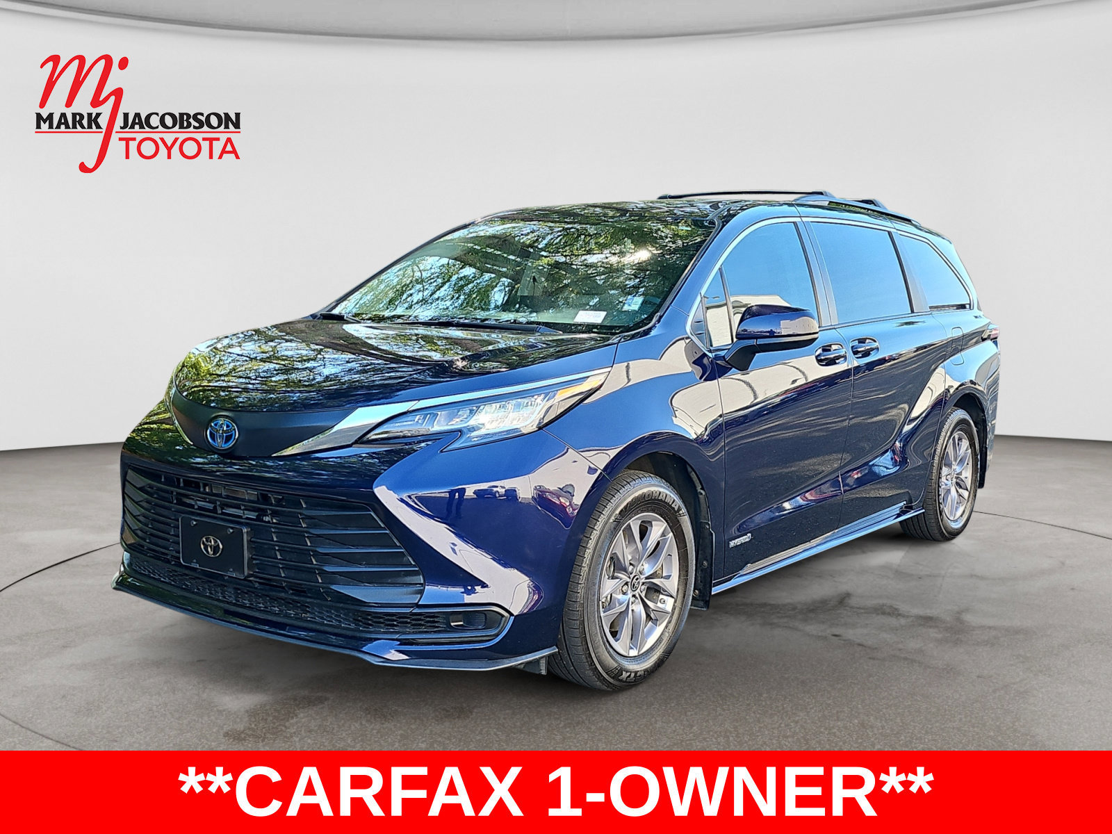 Used 2021 Toyota Sienna LE w/ LE Plus Package AWD/4WD image 1