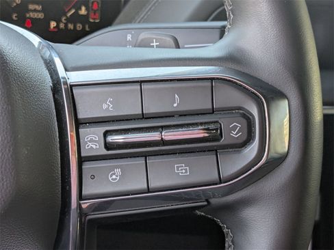 Used 2025 GMC Yukon Denali image 27