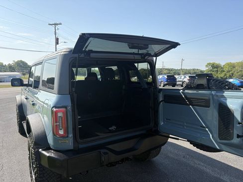 Used 2022 Ford Bronco Outer Banks w/ Sasquatch Package AWD/4WD image 5