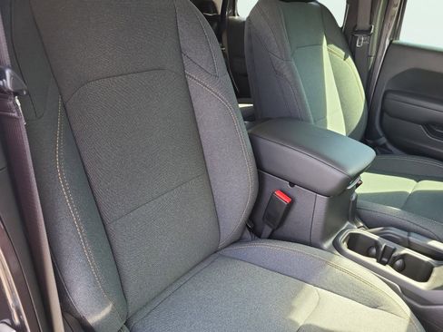 New 2025 Jeep Gladiator Sport AWD/4WD image 18