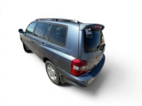 Used 2004 Toyota Highlander 4WD V6 image 3