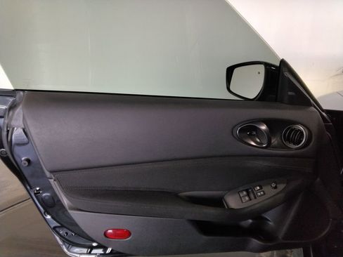 Used 2024 Nissan Z Sport w/ Floor Mat Package image 28