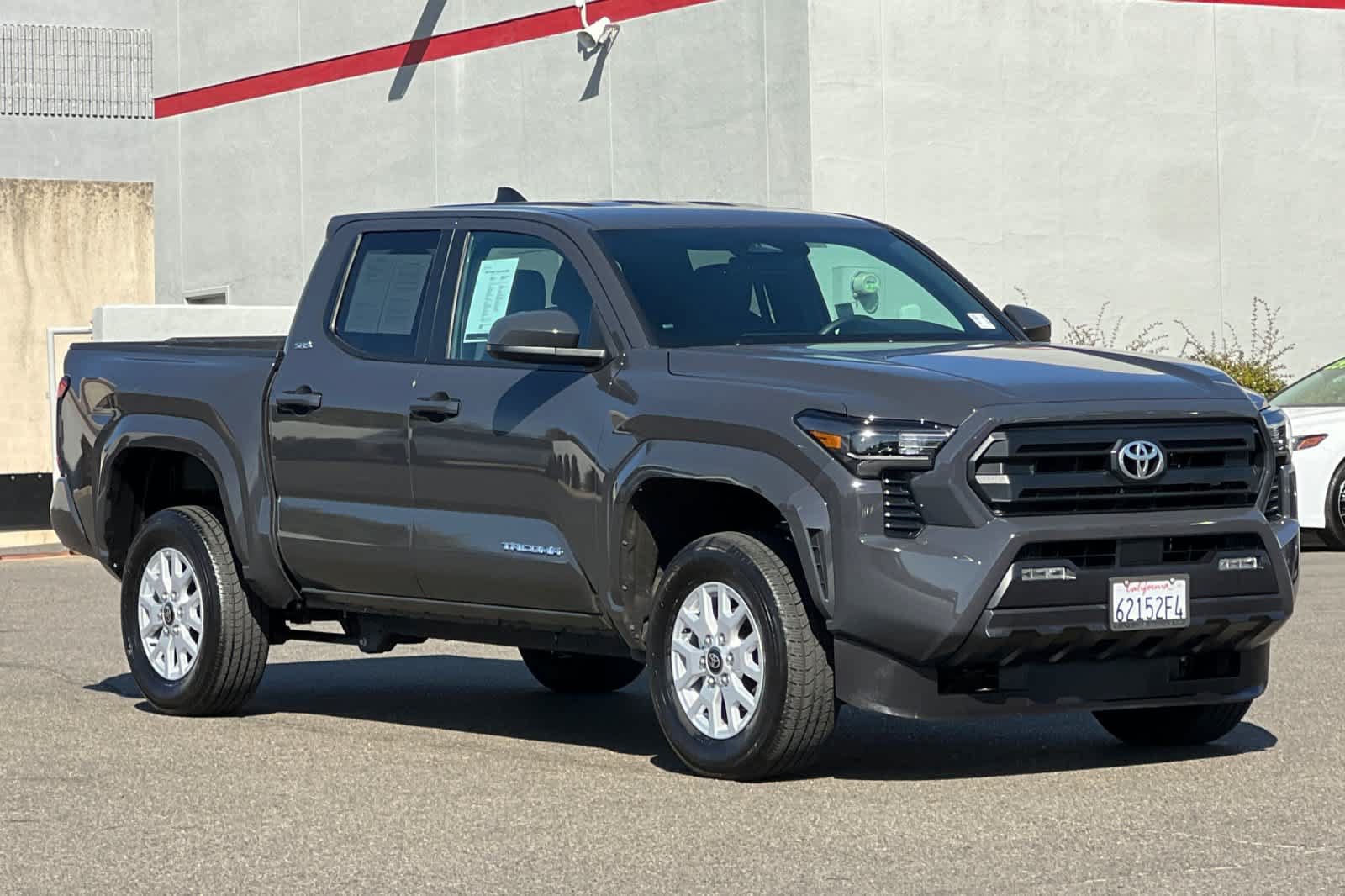 Used 2025 Toyota Tacoma SR5 AWD/4WD image 5