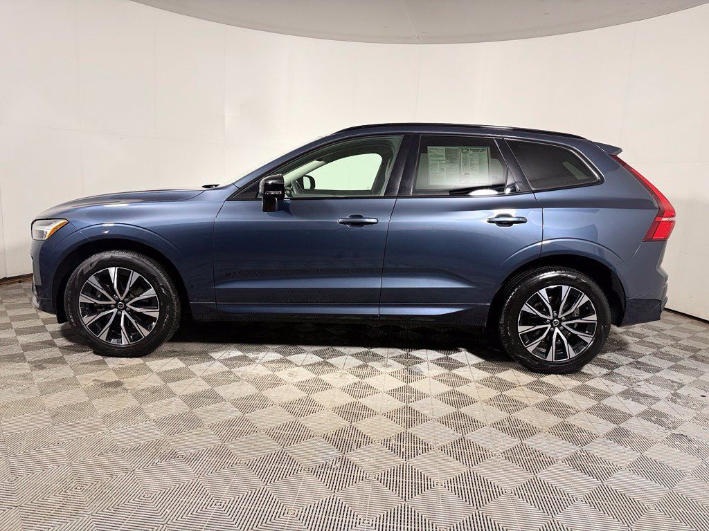 Used 2024 Volvo XC60 B5 Core w/ Protection Package Premier AWD/4WD image 3