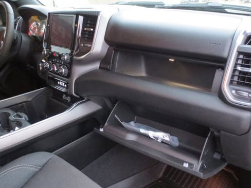 Used 2025 RAM 1500 Big Horn AWD/4WD image 30