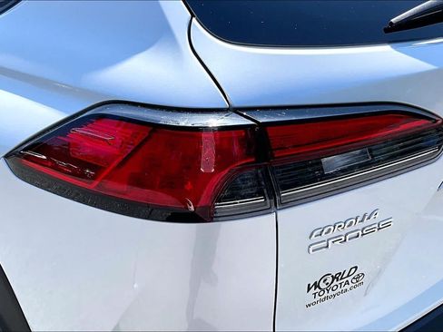 Used 2023 Toyota Corolla Cross XLE FWD image 29