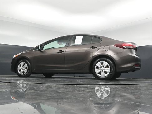 Used 2018 Kia Forte LX FWD image 33
