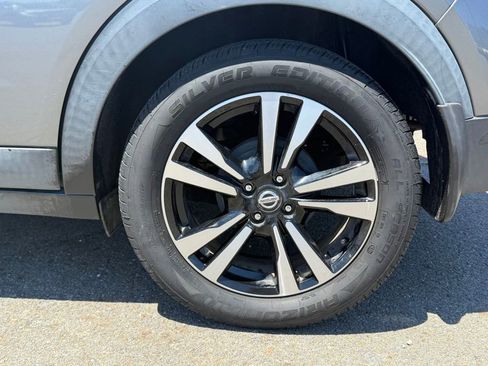 Used 2018 Nissan Kicks SV FWD image 10
